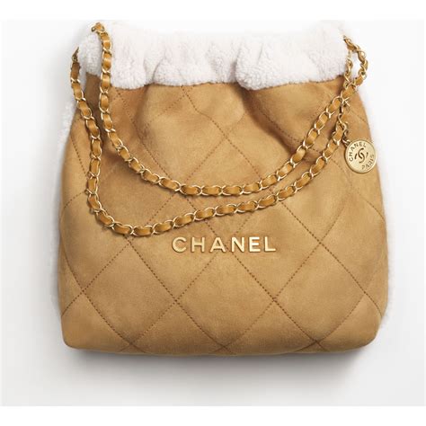 chanel szaliki|Chanel 22 mini handbag, Shearling lambskin & gold.